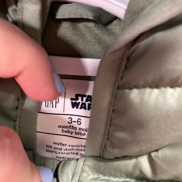 GAP baby 3-6 months puffer jacket Grogu *has some marks* - Picture 12 of 16